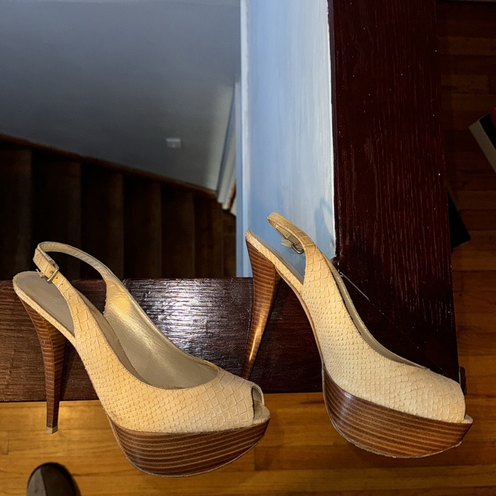 Stuart Weitzman Slingback Front Platform Peep Toe… - image 3